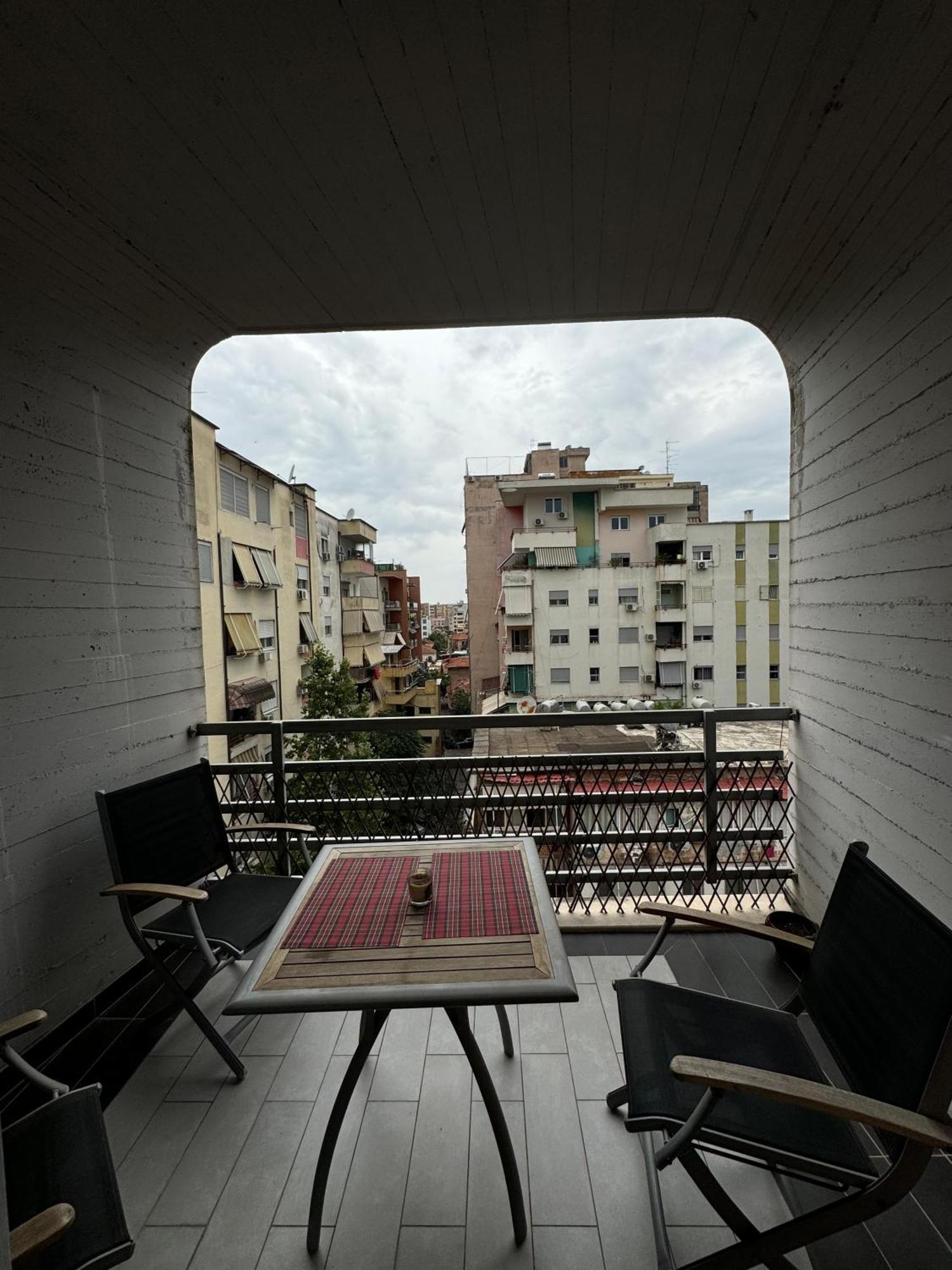 Diem Apartment Near Pazari I Ri Tirana Exterior photo
